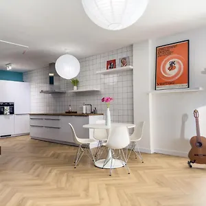 https://rotterdams-coolest-apartment.thehaguehotels.net