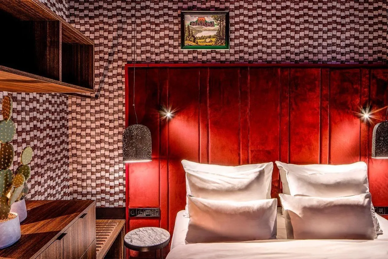 The Highlander Amsterdam Hotel Netherlands