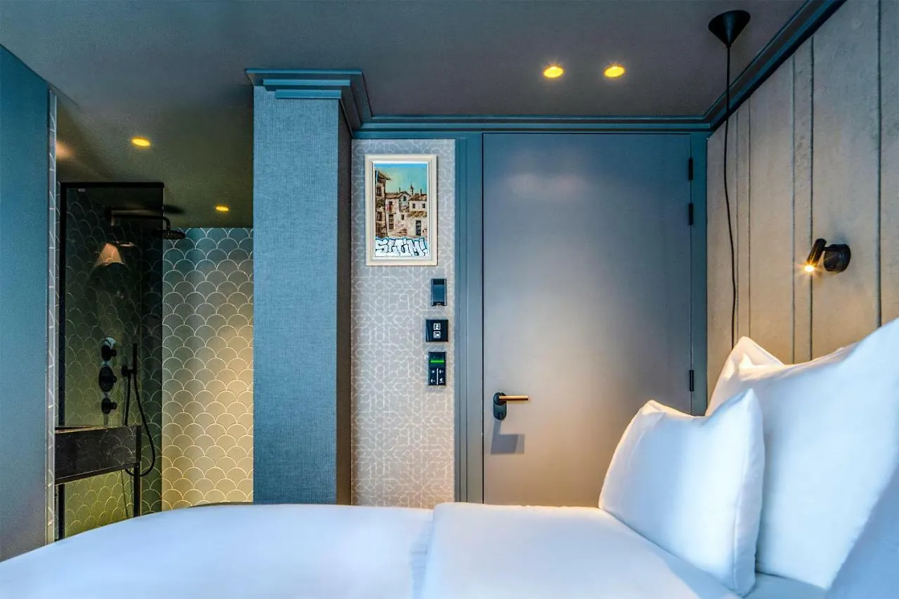 The Highlander Amsterdam Hotel