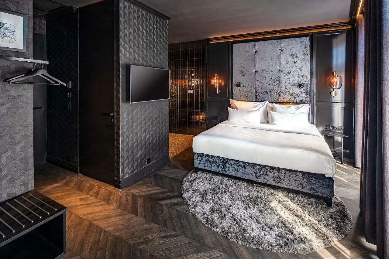 The Highlander Amsterdam Hotel