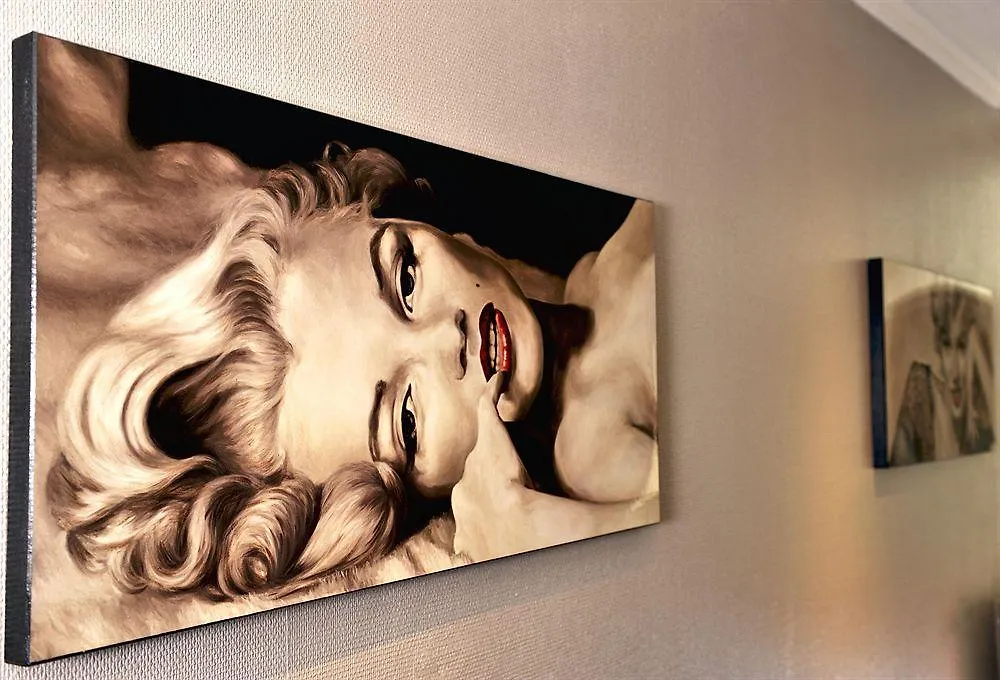 The Highlander Amsterdam Otel