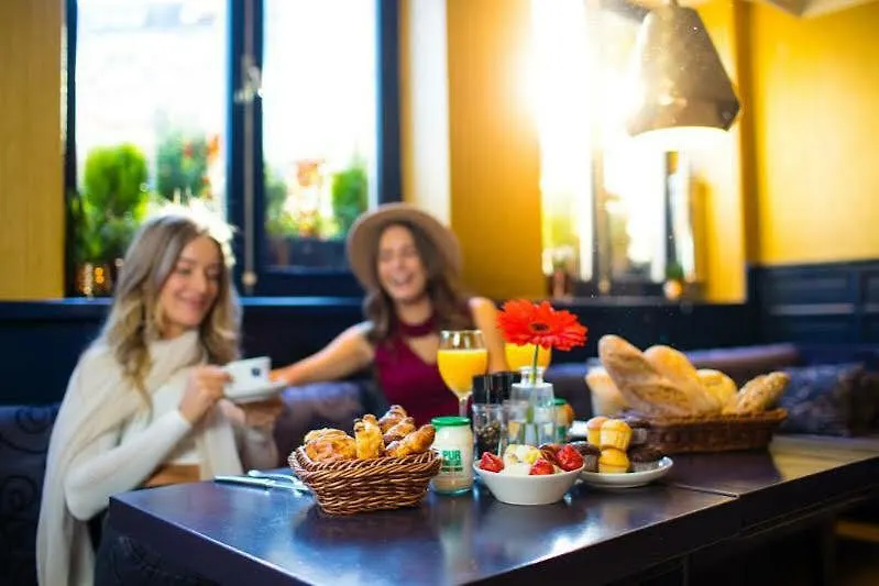The Highlander Amsterdam Otel 4*,